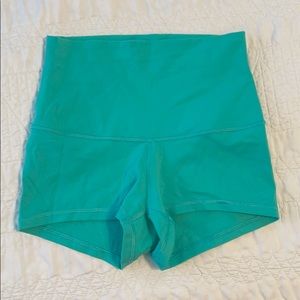 Lululemon Boogie Short Roll Down Bali Breeze